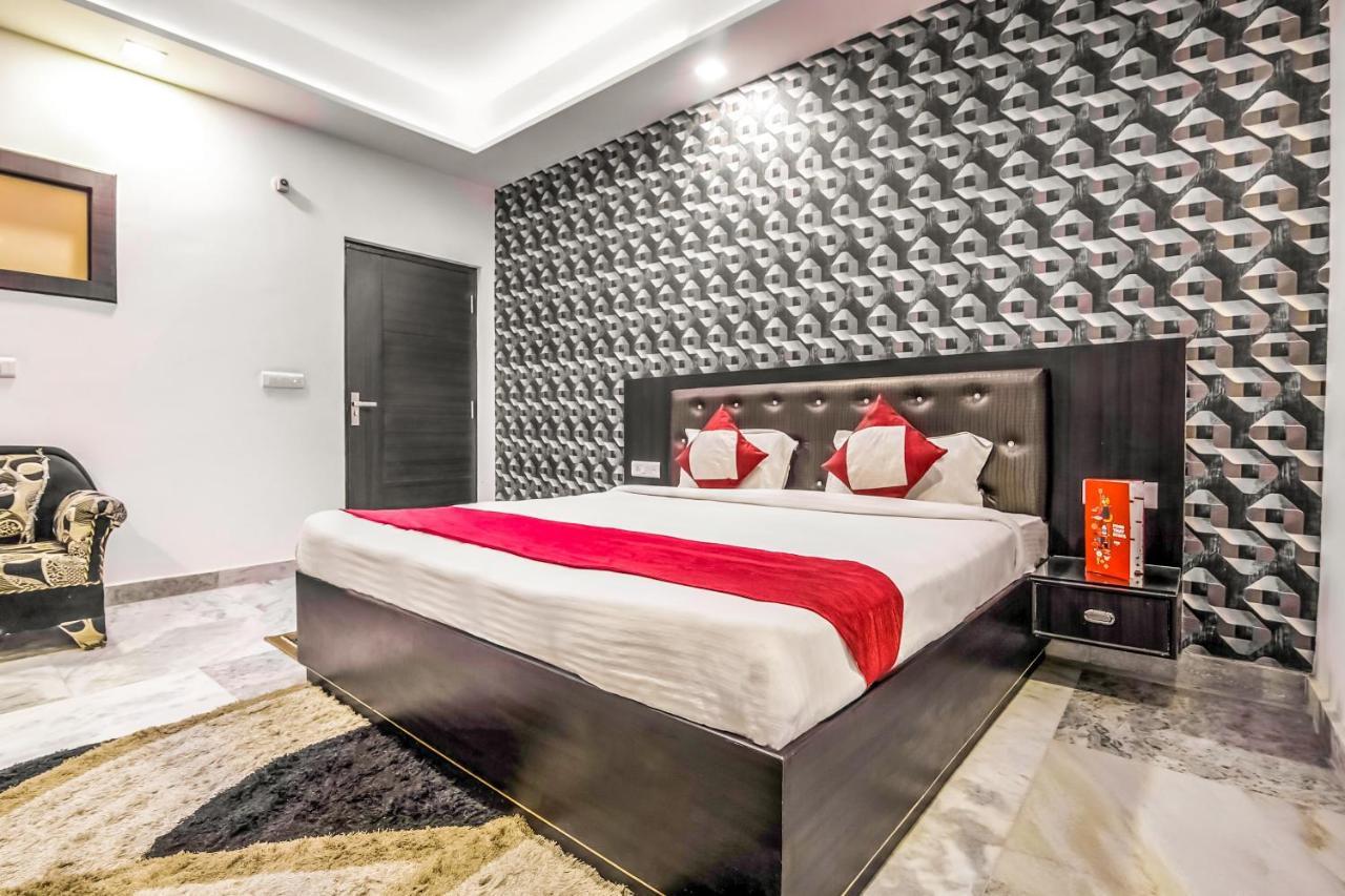 Hotel Oyo 8888 Riga Hs Deluxe Agra  Exteriér fotografie