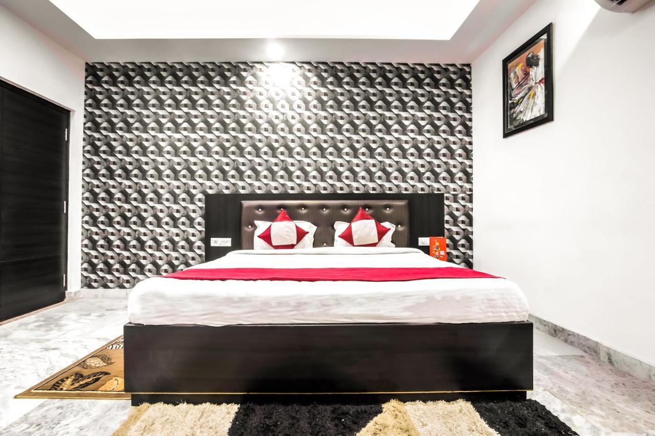 Hotel Oyo 8888 Riga Hs Deluxe Agra  Exteriér fotografie