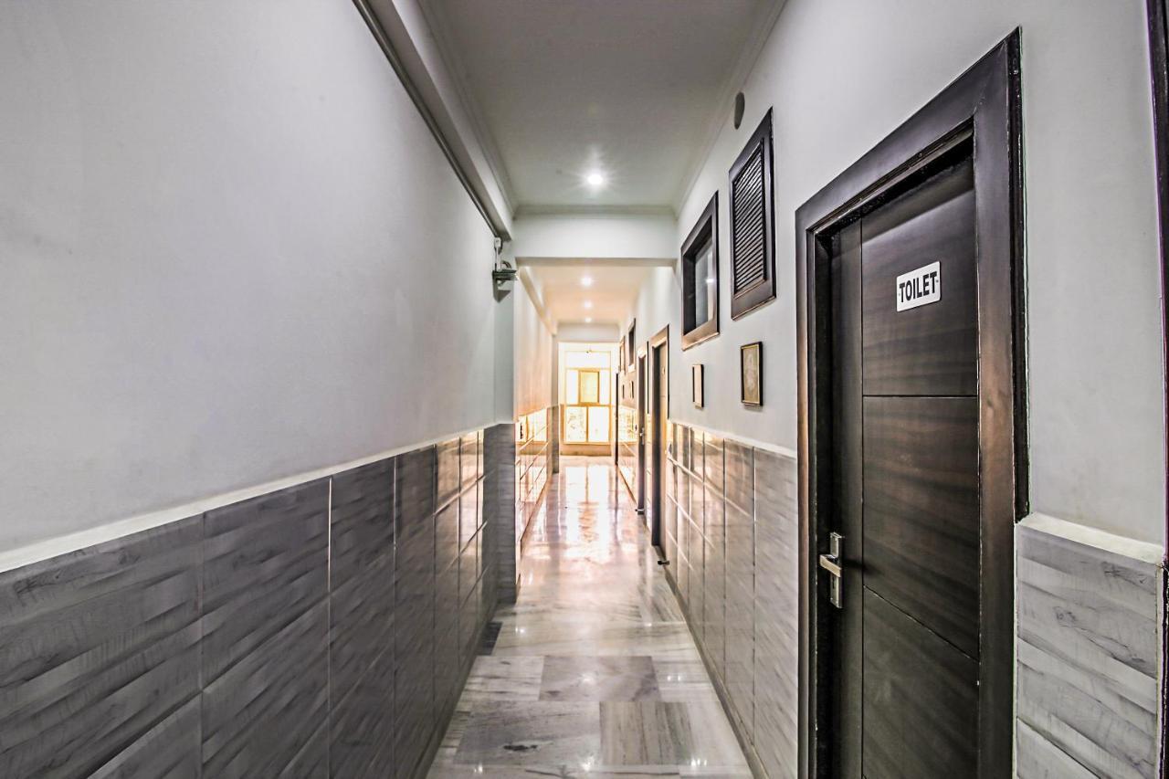 Hotel Oyo 8888 Riga Hs Deluxe Agra  Exteriér fotografie